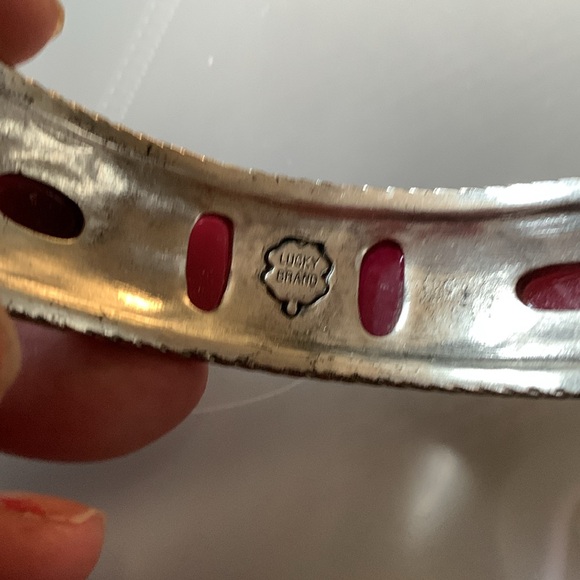 Bracelet with silver toned background   Diamond and gem stone design. - Picture 4 of 7